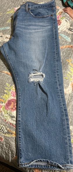Women Levis Cropped Size 34
