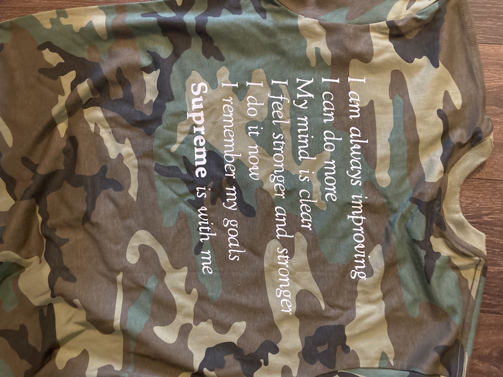 Supreme Shirt Medium 70$ deadstock