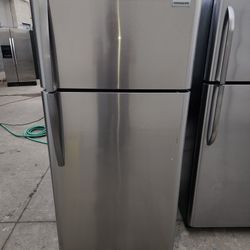FRIGIDAIRE 18CUFT STAINLESS STEEL FRIDGE