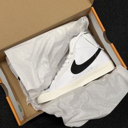 Brand new Nike Blazer Mid 77 Vintage size women’s 7.5