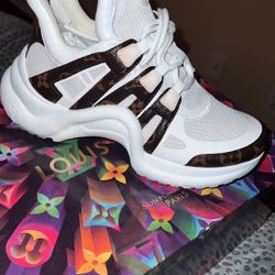 Louis Vuitton Arch light Sneakers for Sale in Moreno Valley, CA - OfferUp