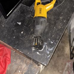 Dewalt Saw