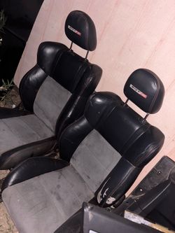 Srt8 seats