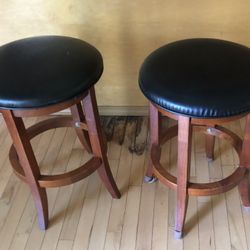 2 Counter Height Stools /swivel 