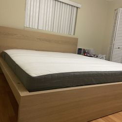 Cama king IKEA