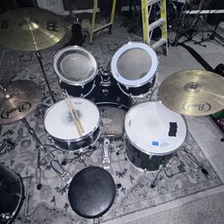 Pearl Forum Drum Set  (Black) $500 OBO
