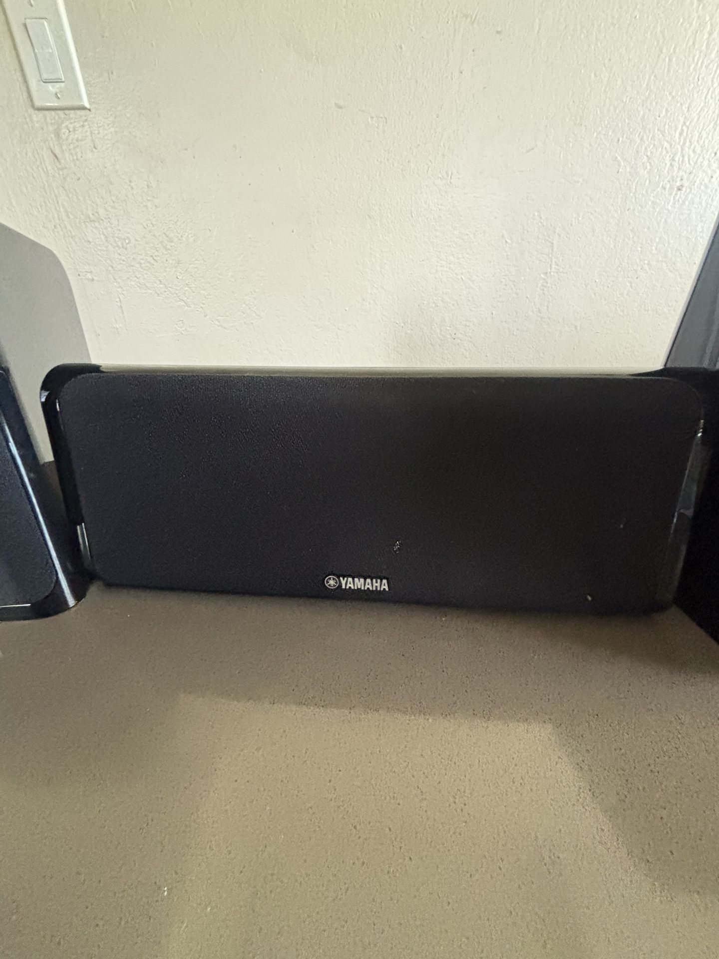 Yamaha Speakers – 3 NS-B40 + 1 NS-C40 – No Cables