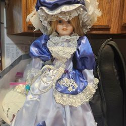 Dolls Make Offer
