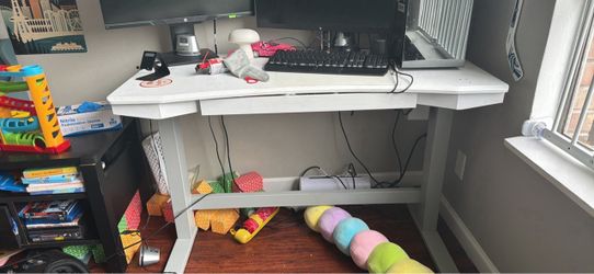 Smart work/gaming desk