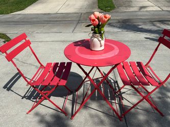 Foldable table and chairs