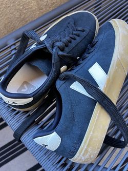 Veja campo black suede (USA 8 women’s / 6 men’s)