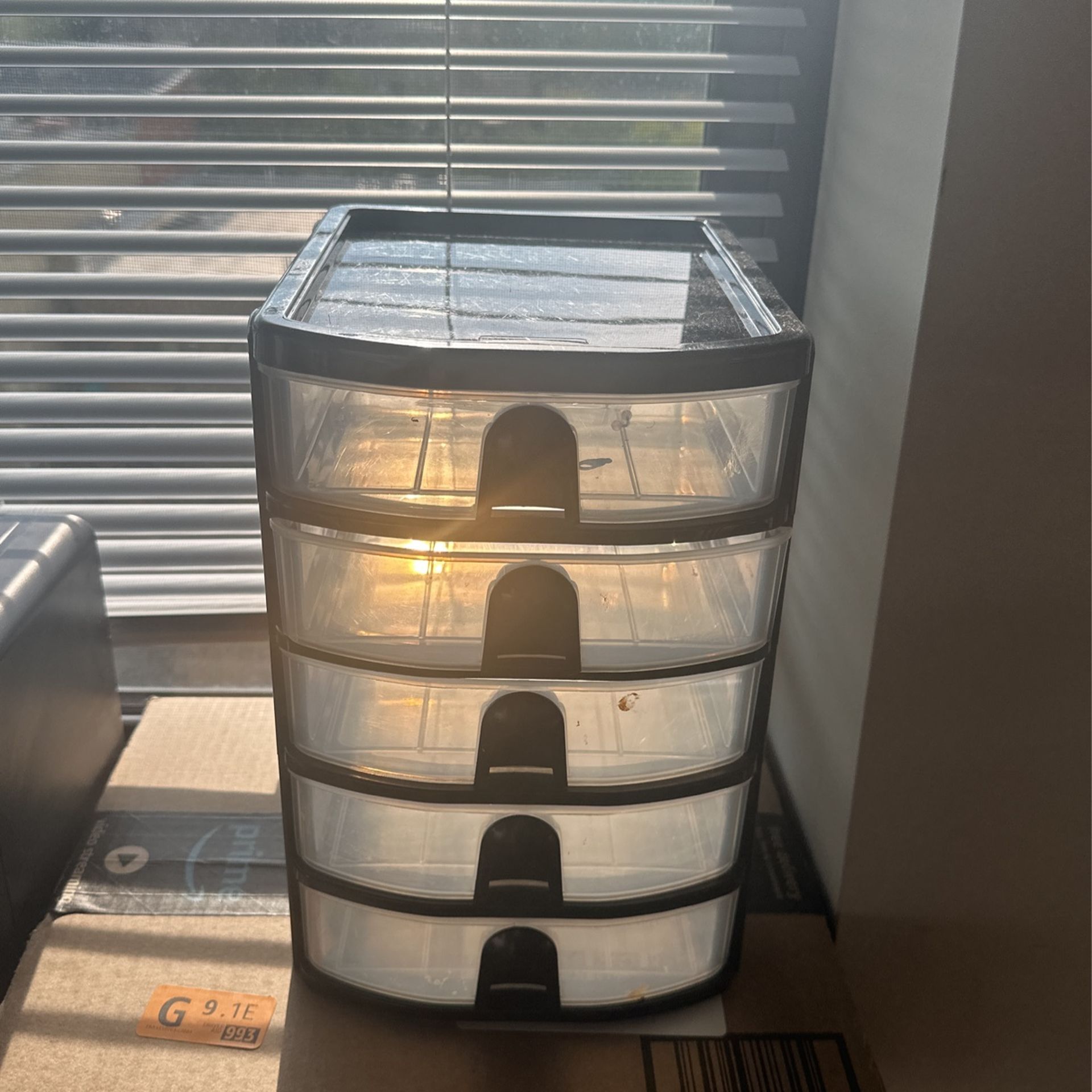 Rubbermaid Plastic Drawer/Organizer