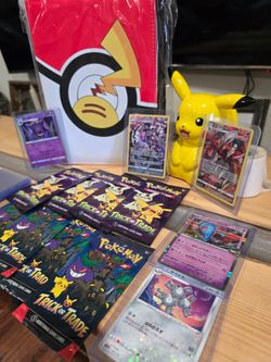 Pikemon case and cards