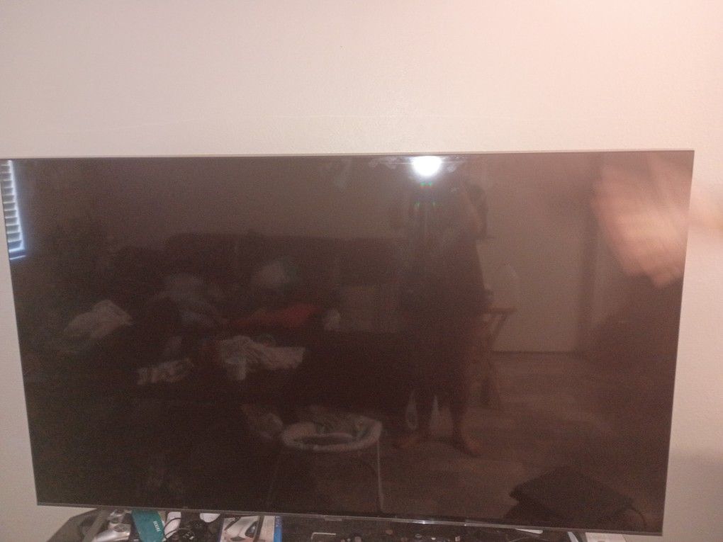 SAMSUNG 75in Flat Screen TV