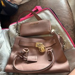 Michael Kors Purse And Wallet Set
