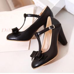 Black Pumps 