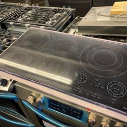 Wolf 36" Electric Cooktop