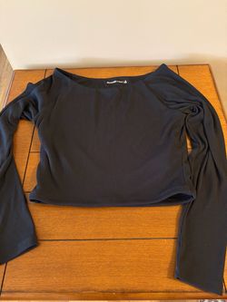 Black crop Ts