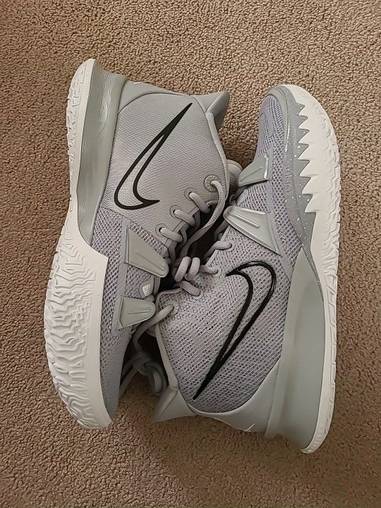 Nike Kyrie 7 Tb Promo Size 9.5 Men/11wmns