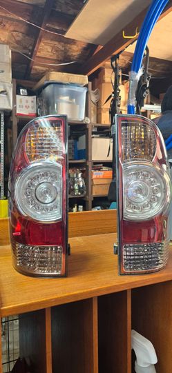 Gen 2 Toyota Tacoma, driver/passenger side tail lights