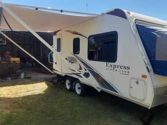 2011 Keystone Passport Express travel trailer