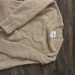 aerie Cozy Textured V-Neck Sweater in Cream