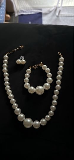 Pearl Jewelry Set Necklace Bracelet Earrings