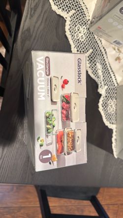 Tupperware Gladstone new in box x1 46 oz new in box