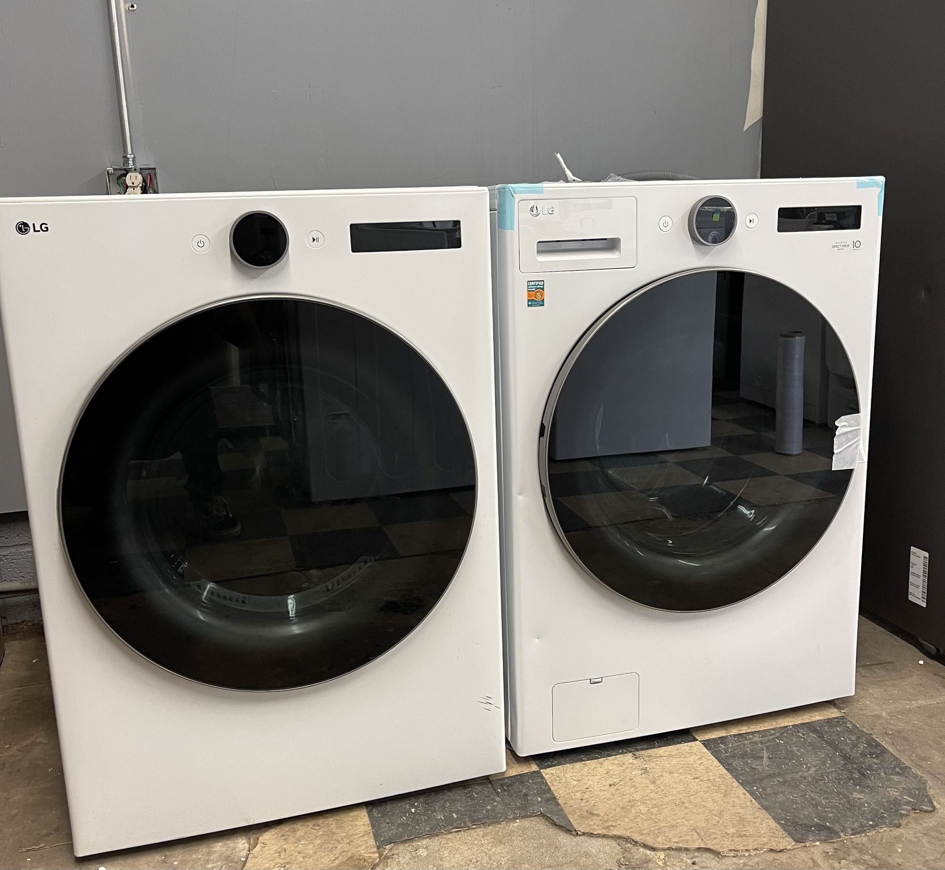 New LG front load washer and dryer set gas dryer
