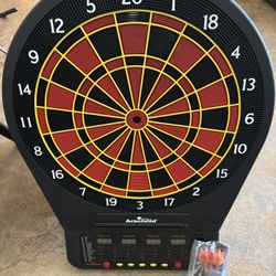 Electronic dart Board w/ Darts