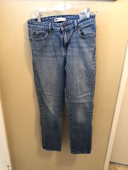 Levi’s mid rise size 8