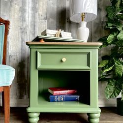 🌺 Newly Refinished Solid Wood Single Nightstand/ Sage Green/ Details Below/ I Can Deliver 