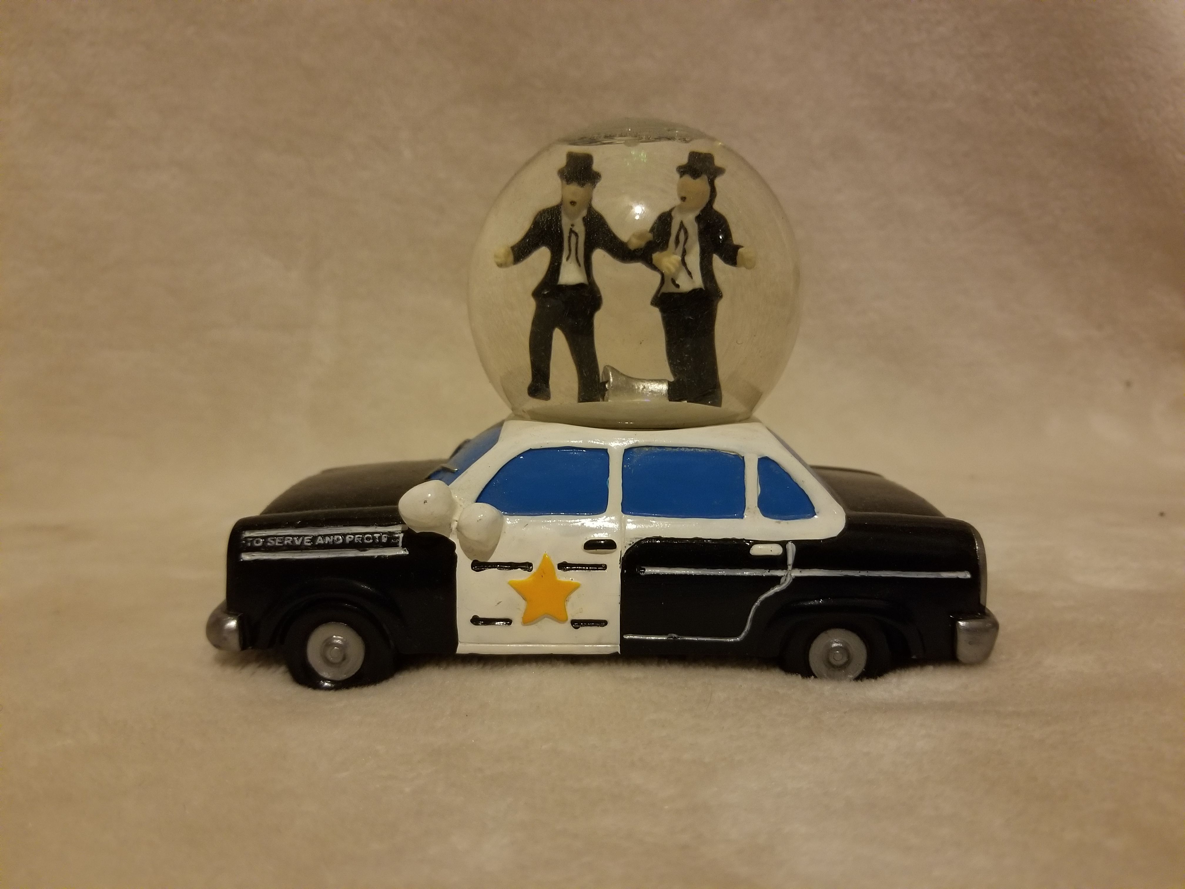 THE BLUES BROTHERS BLUESMOBILE WATER GLOBE