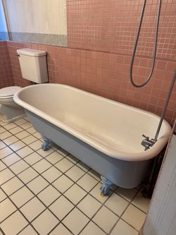 Vintage Cast Iron Clawfoot Tub