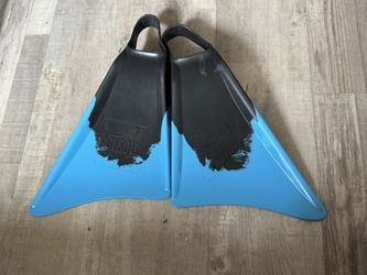 Gyroll Fins