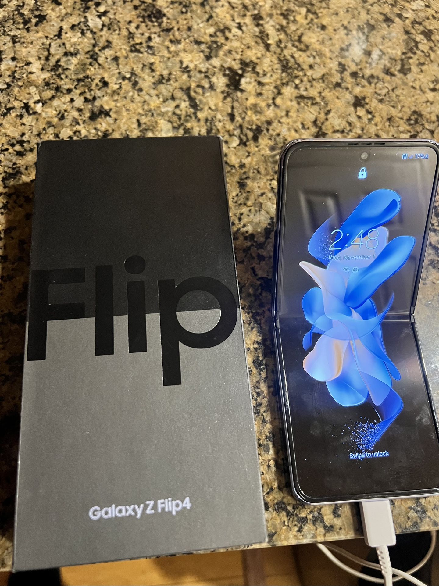Samsung Galaxy Z Flip 4 AT&T