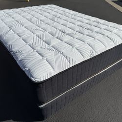Cal King Royal Bamboo Supreme Mattress And Boxspring!
