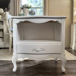 Set Of Two Walnut Nightstands•Bedside Tables•Solid Sturdy & Beautifully Refinished