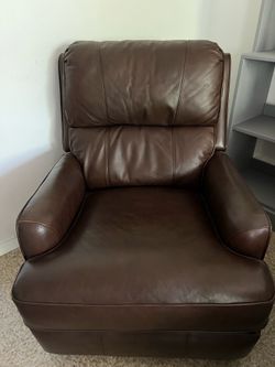Brown Leather Recliner Chair – Oversized & Super Comfortable