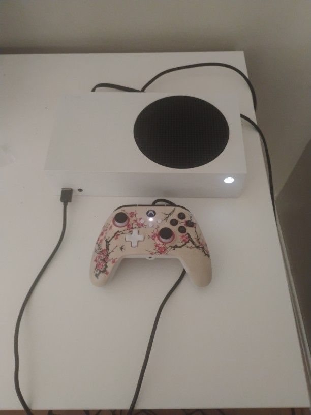 Xbox Series S | With Controller