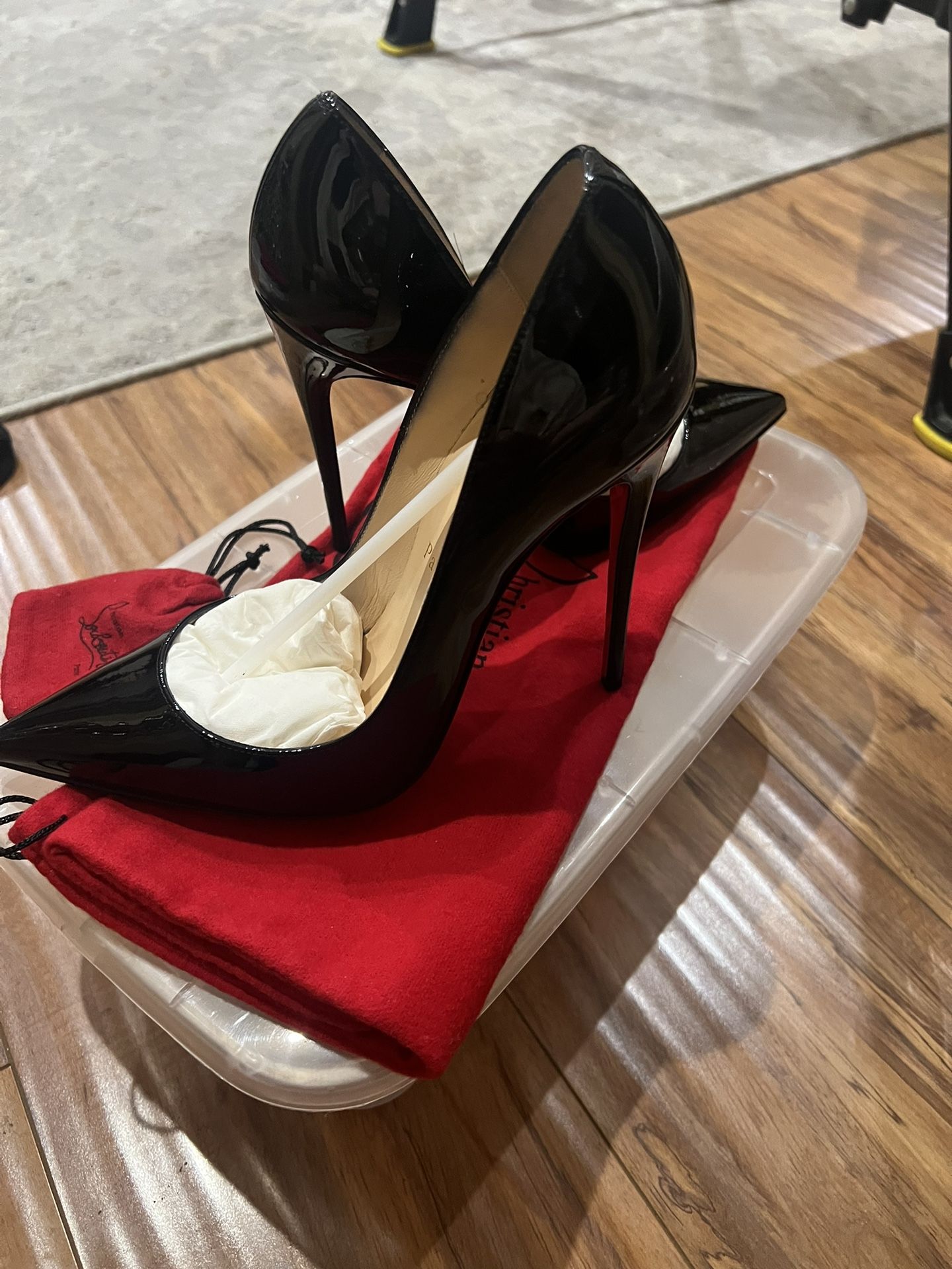 Christian Louboutin So Kate Heels