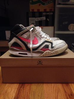 lid meester Feodaal Nike Andre Agassi Air Tech Challenge II 2 Hot Pink Lava Size 9.5 2008  Tennis for Sale in New Hyde Park, NY - OfferUp