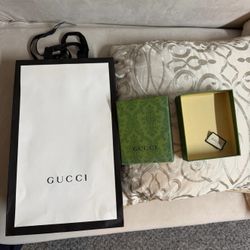 Authentic GUCCI Logo Shopping Tote Bag Empty Gift Bag . 15" x 9" x 6" inches