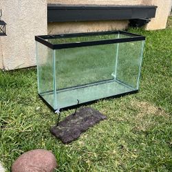 40 GALLOON AQUATIC TANK