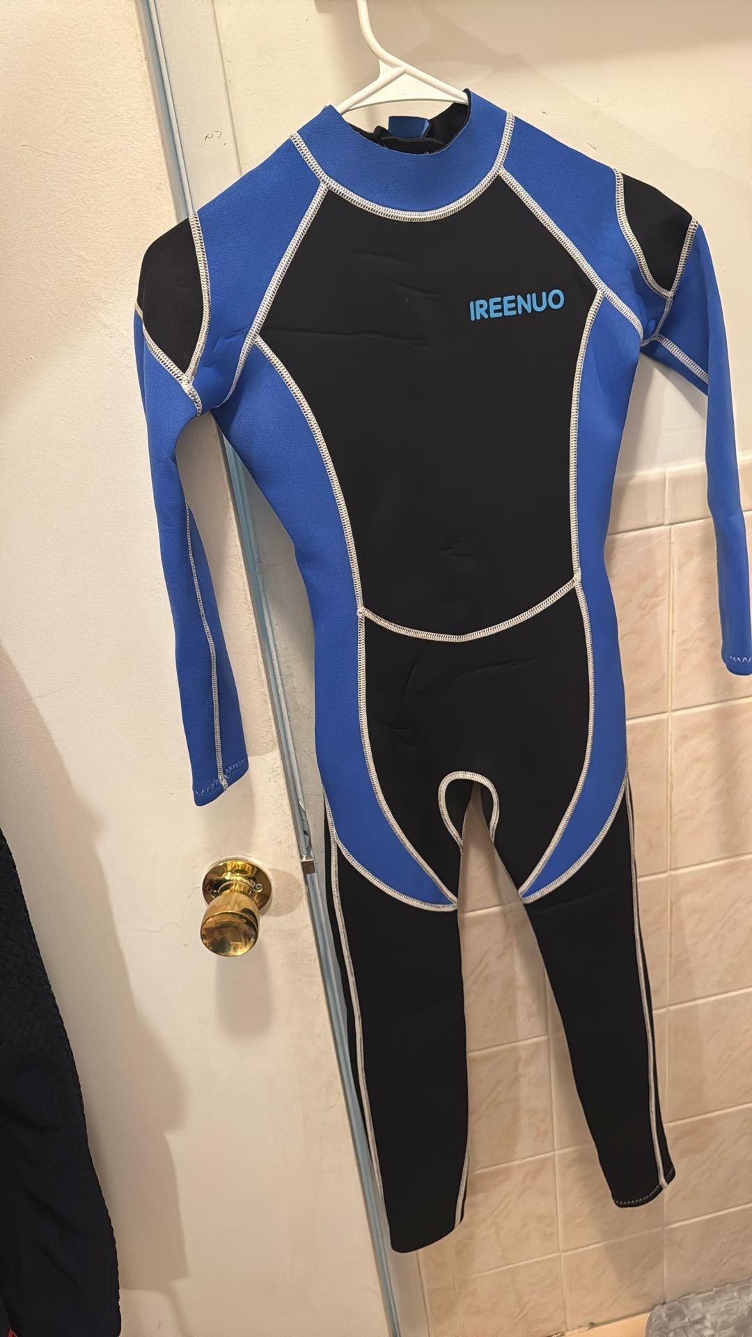 Kids Wetsuit - Size 10 (Excellent Condition!)