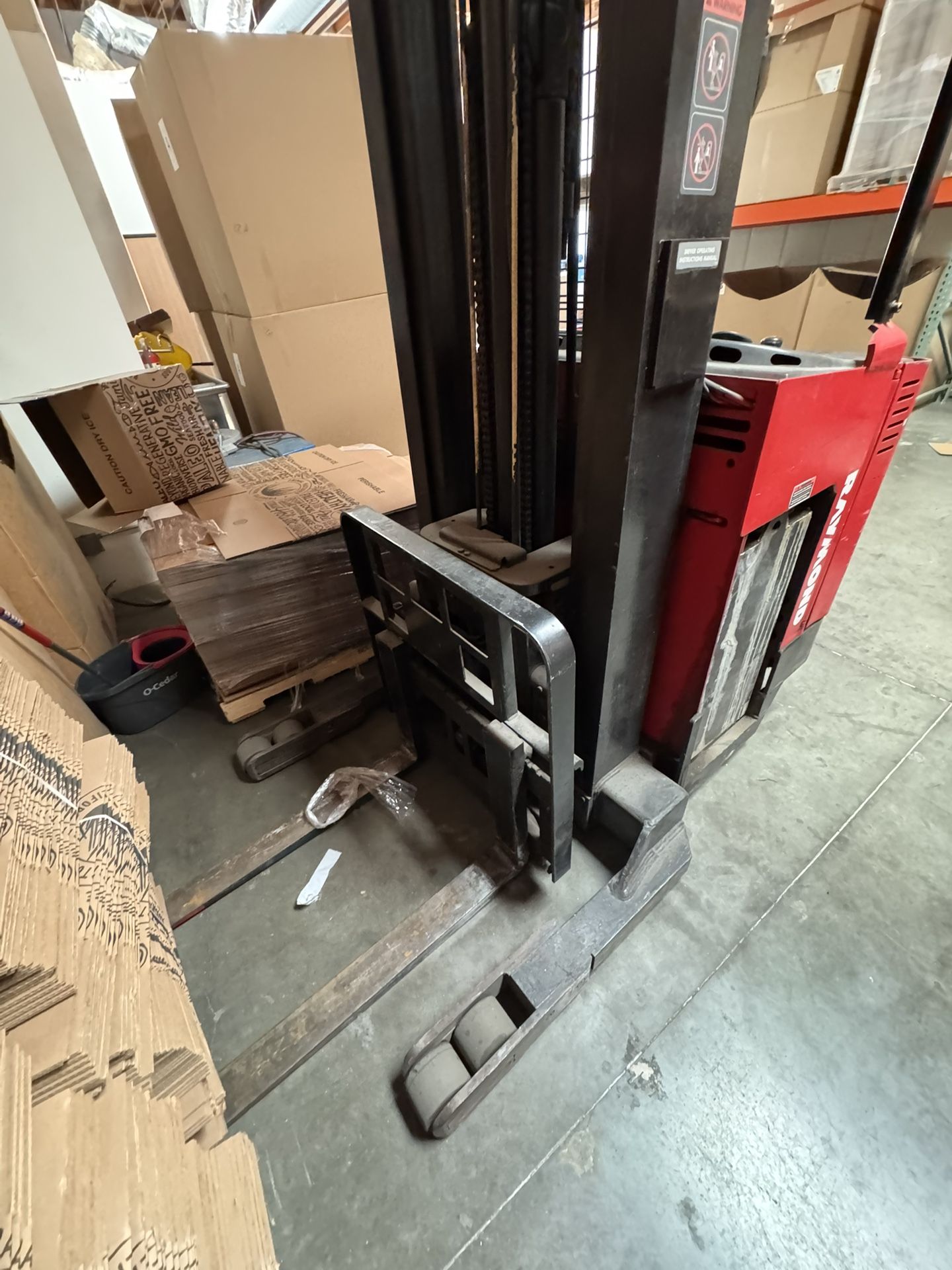 Standing Forklift (NEED GONE)