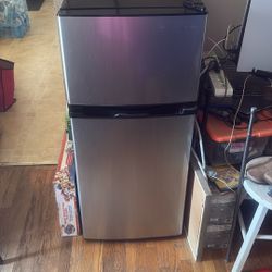 Insignia Dorm Room Fridge