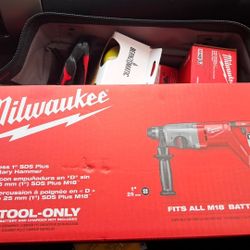 Milwaukee Rotary Hammer 