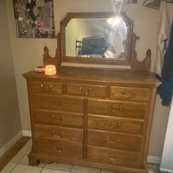 THOMSVILLE DRESSER VINTAGE 
