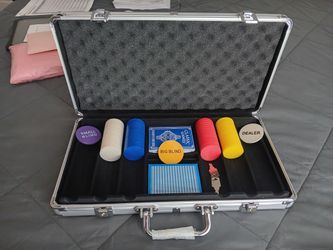 Metal Locking Poker Case With Chips And Cards